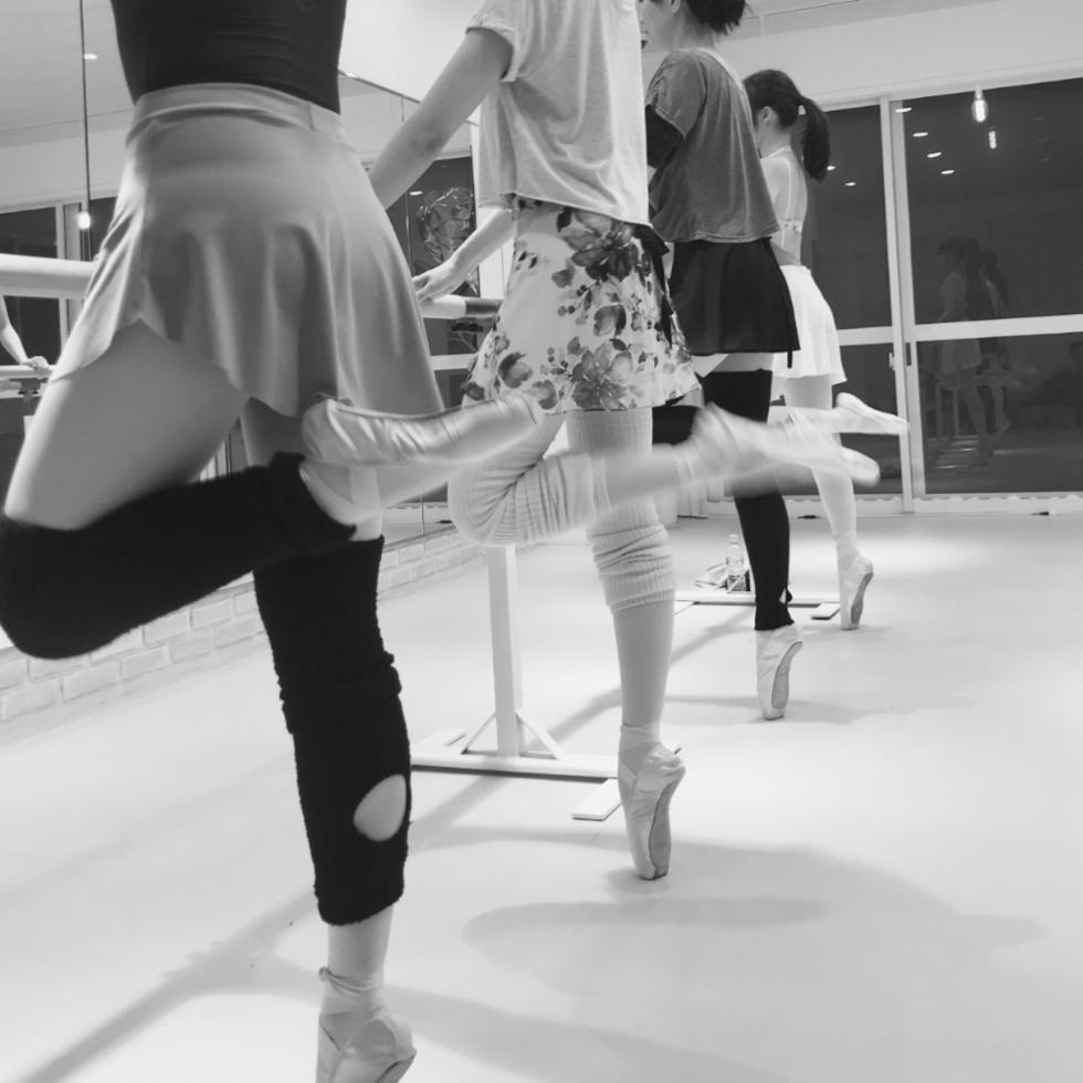 大人ヨガピラティスバレエ豊洲校